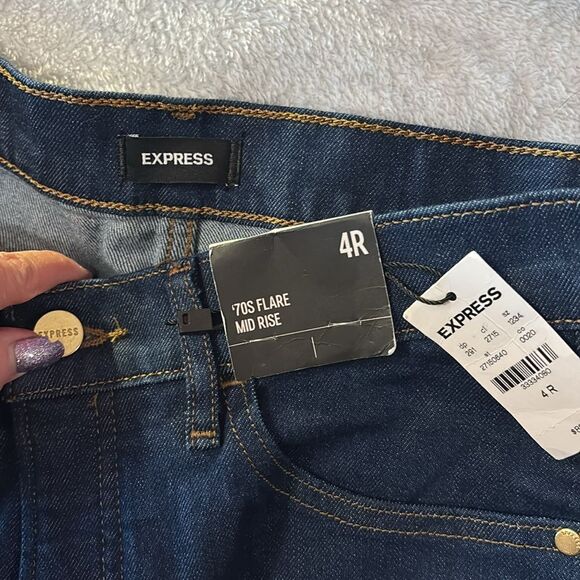 NWT Express 70’s mid rise Flare jeans. Sz 4. - Picture 7 of 11